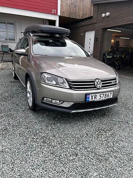 Volkswagen Passat 2012 photo 2