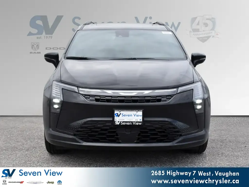 Chrysler Pacifica 2027 photo 2