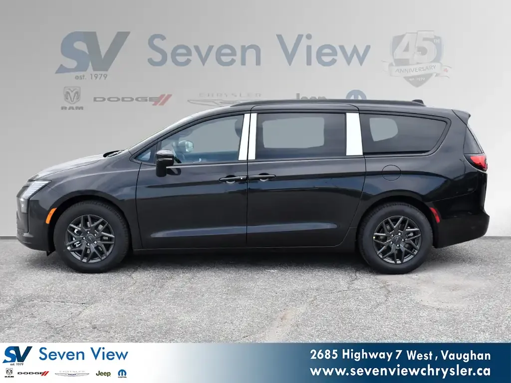 Chrysler Pacifica 2027 photo 3