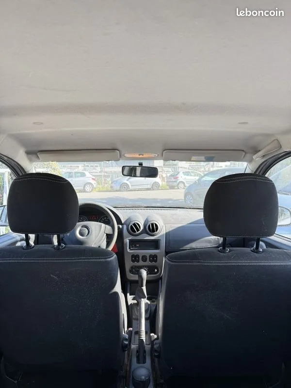 Dacia Sandero 2010 photo 5