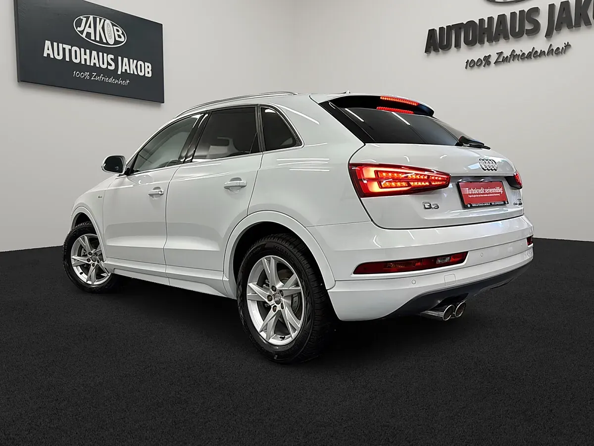 Audi Q3 2018 photo 3