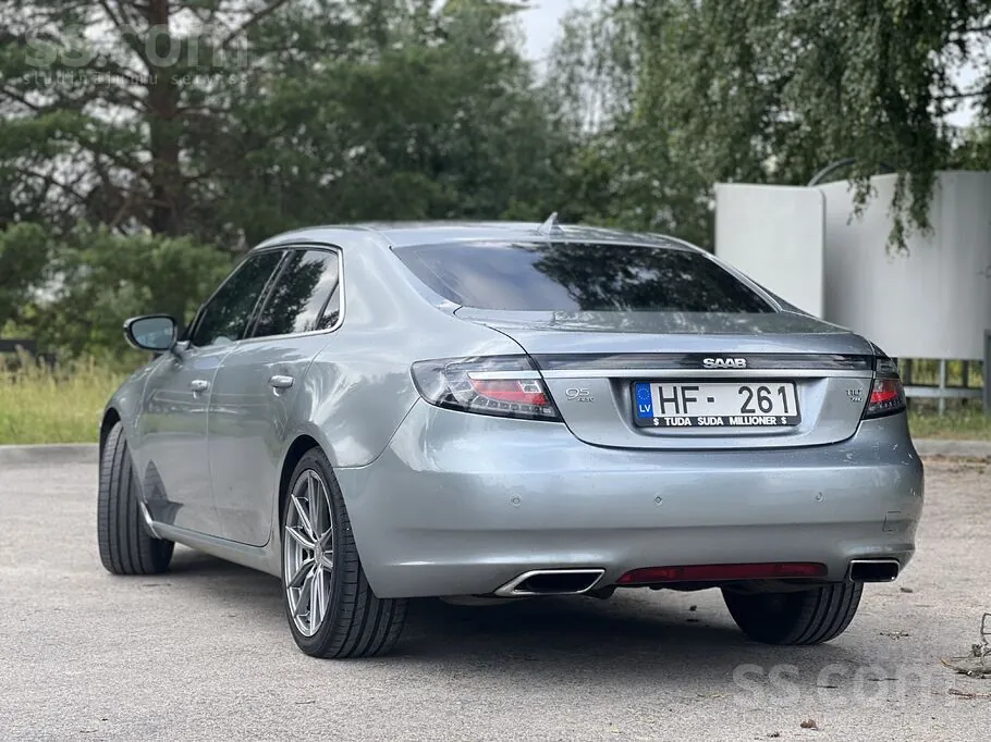Saab 9-5 2011 photo 2