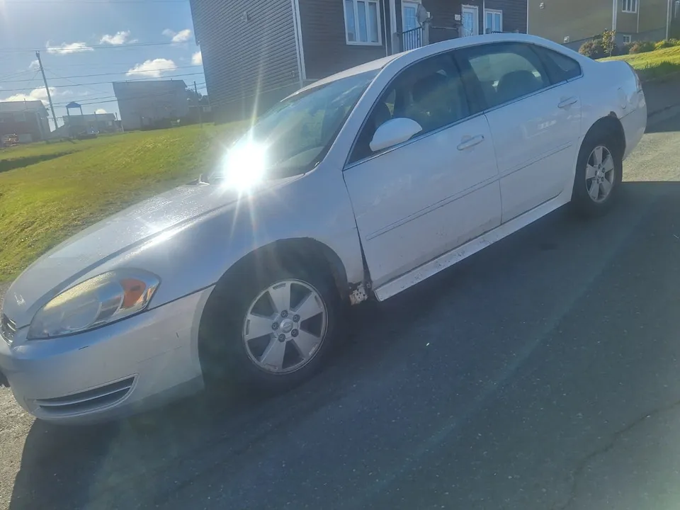 Chevrolet Impala 2010 photo 2