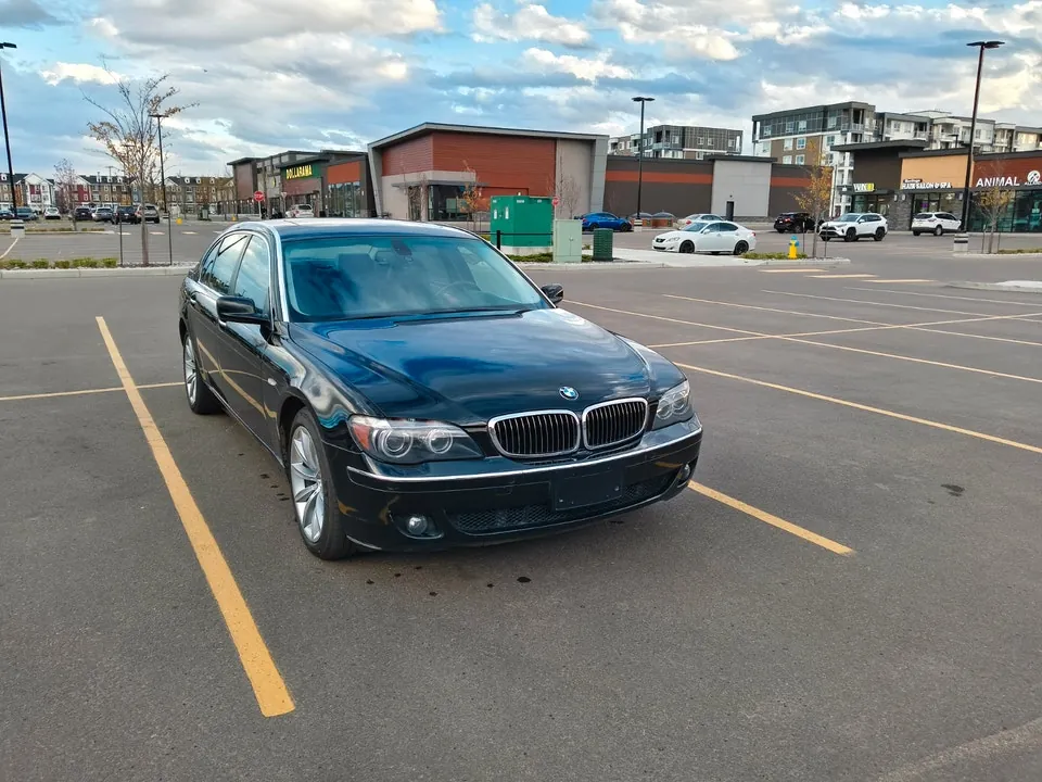 BMW 7 Series 2007 photo 2