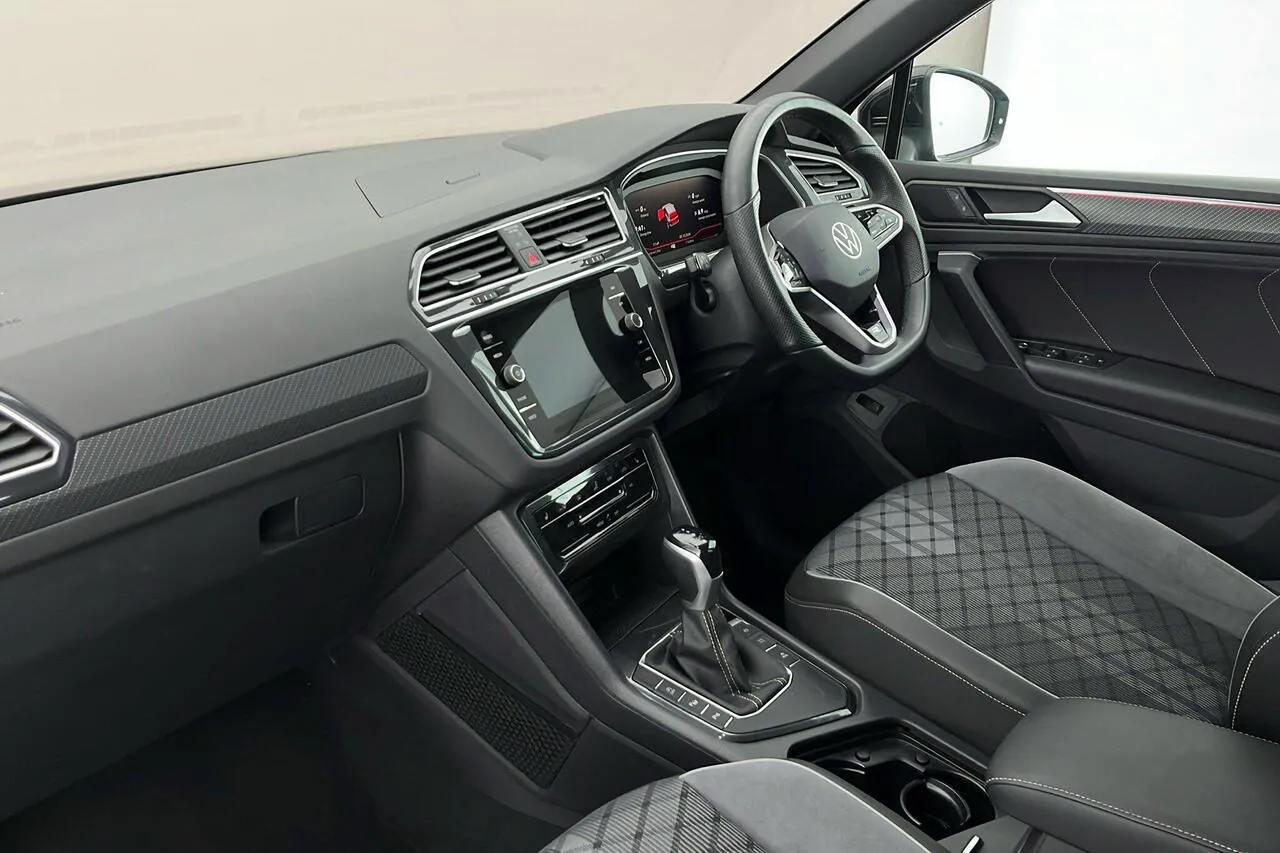 Volkswagen Tiguan 2023 photo 2
