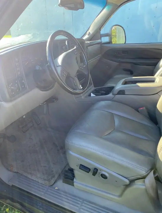 Chevrolet Suburban 2003 photo 4