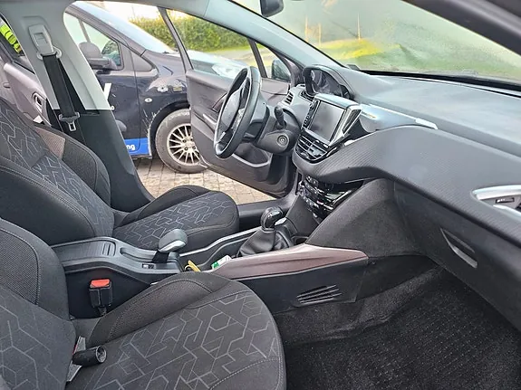 Peugeot 2008 2016 photo 5