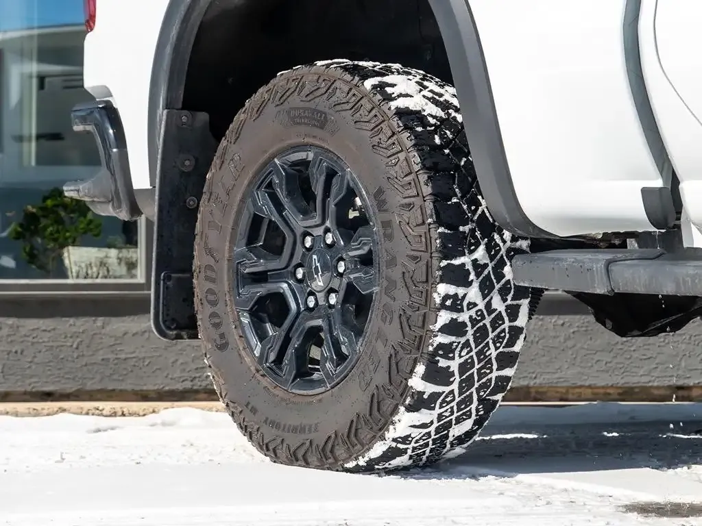 Chevrolet Silverado 1500 2024 photo 3