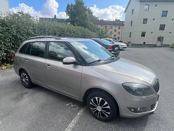 Skoda Fabia 2014 photo 3