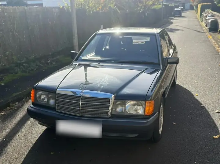 Mercedes-Benz 190E
