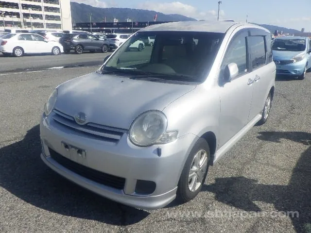 Toyota Sienta G 2007 photo 2