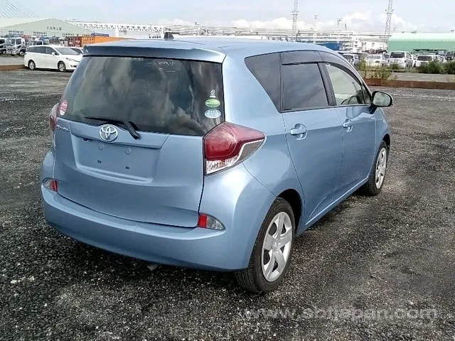 Toyota Ractis 2015 photo 4