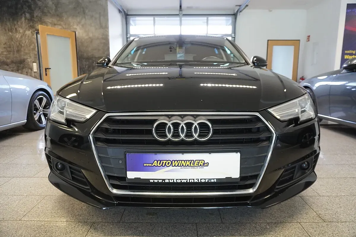 Audi A4 2019 photo 2