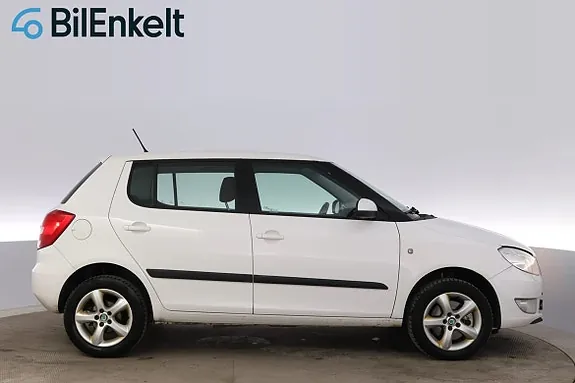 Skoda Fabia 2013 photo 2