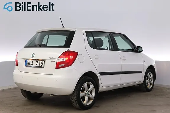 Skoda Fabia 2013 photo 3