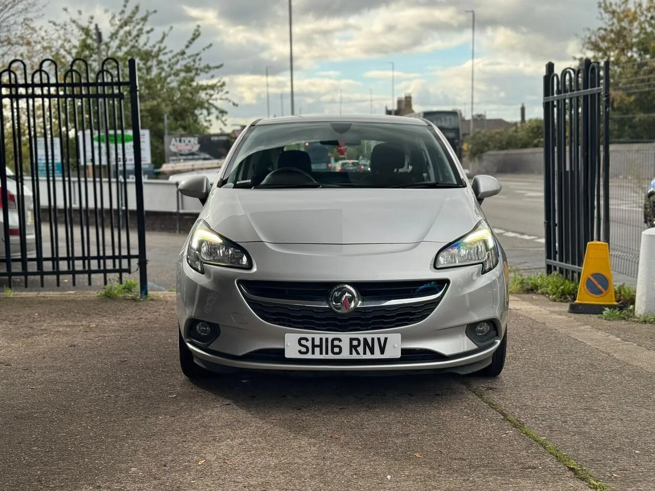 Vauxhall Corsa 2016 photo 2