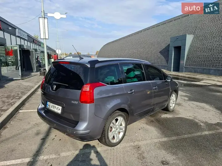 Peugeot 5008 2011 photo 4