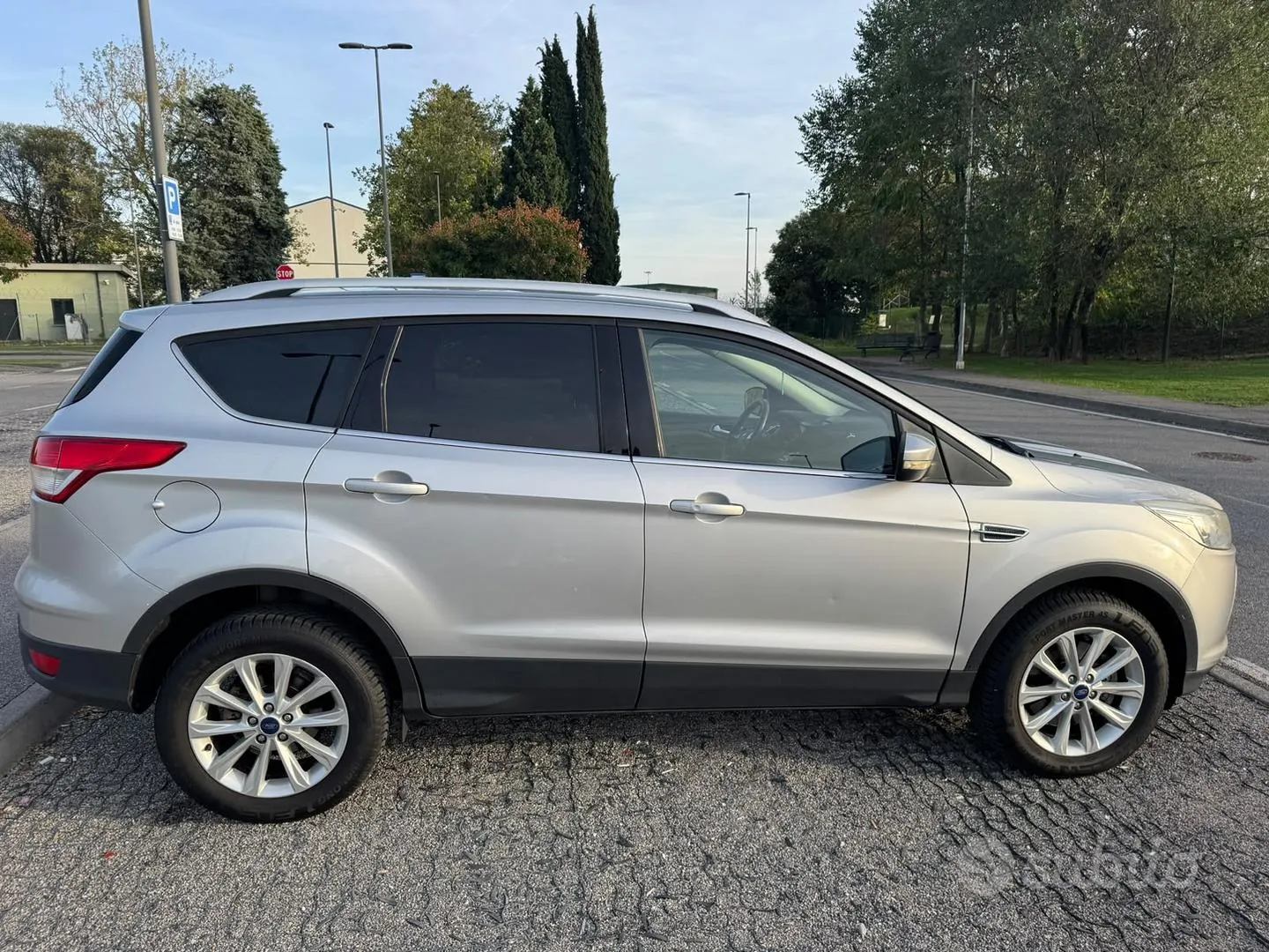 Ford Kuga 2016 photo 2