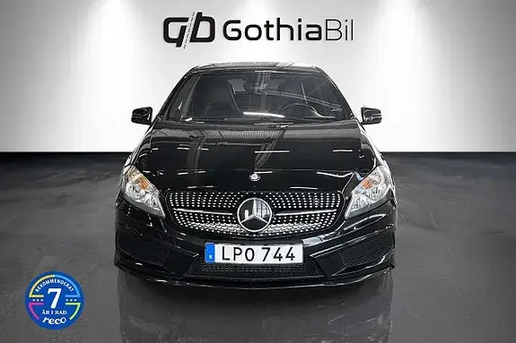 Mercedes-Benz A 180 2015 photo 2