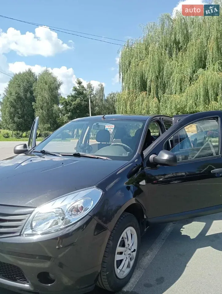 Dacia Sandero 2012 photo 2