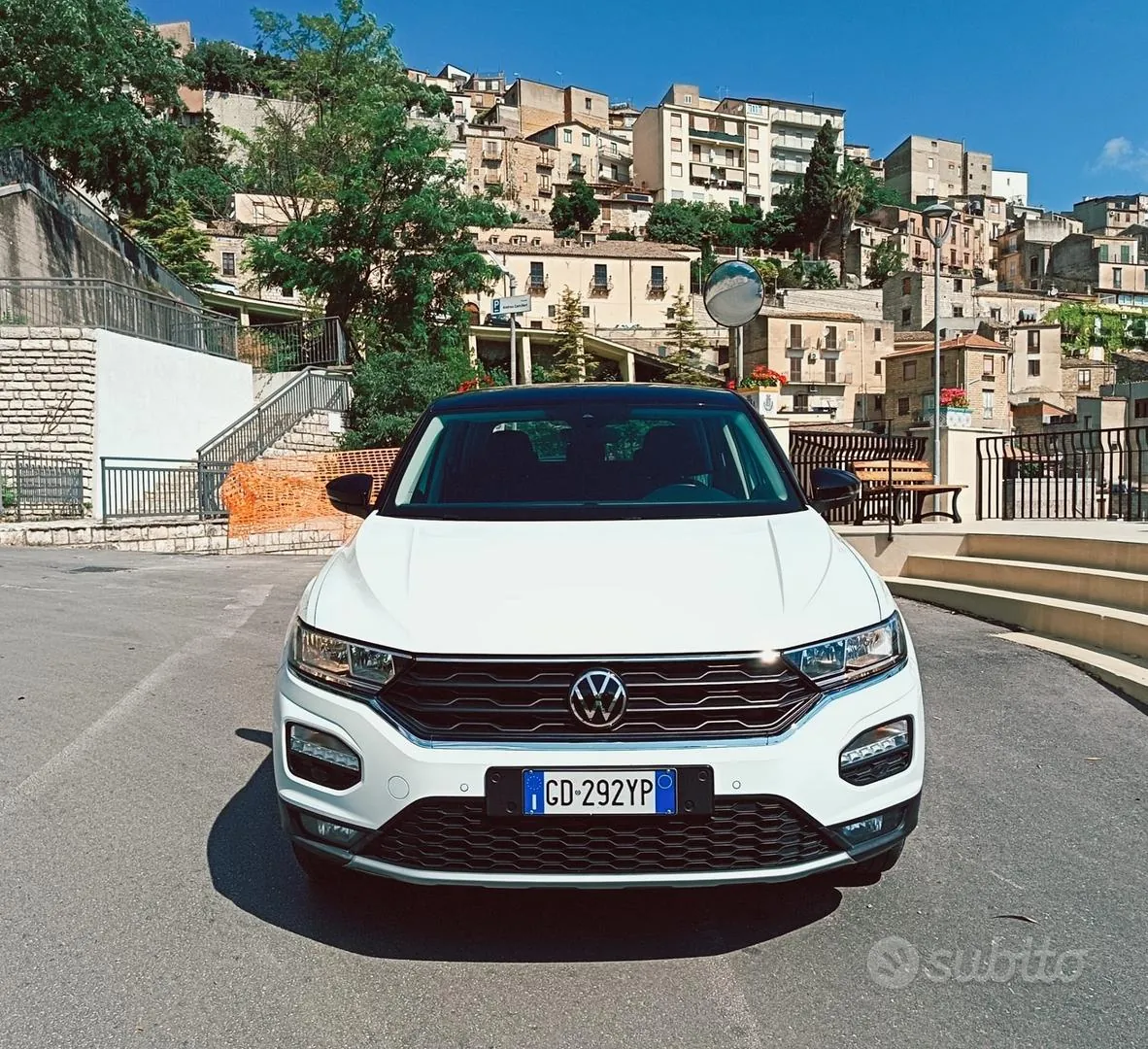Volkswagen T-Roc 2021 photo 2