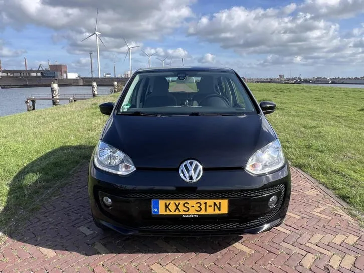 Volkswagen Up 2014 photo 2