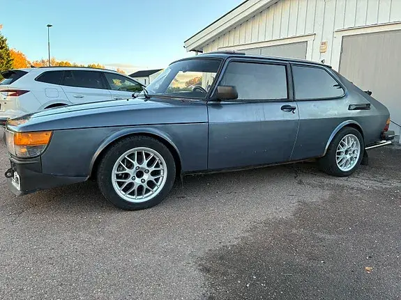 Saab 900 1982 photo 3
