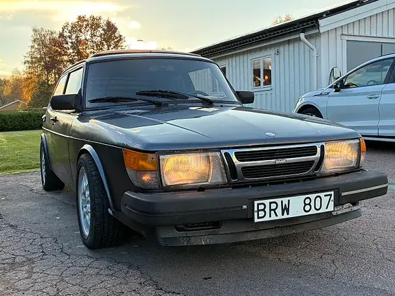 Saab 900 1982 photo 2