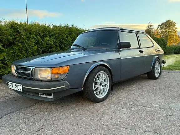 Saab 900
