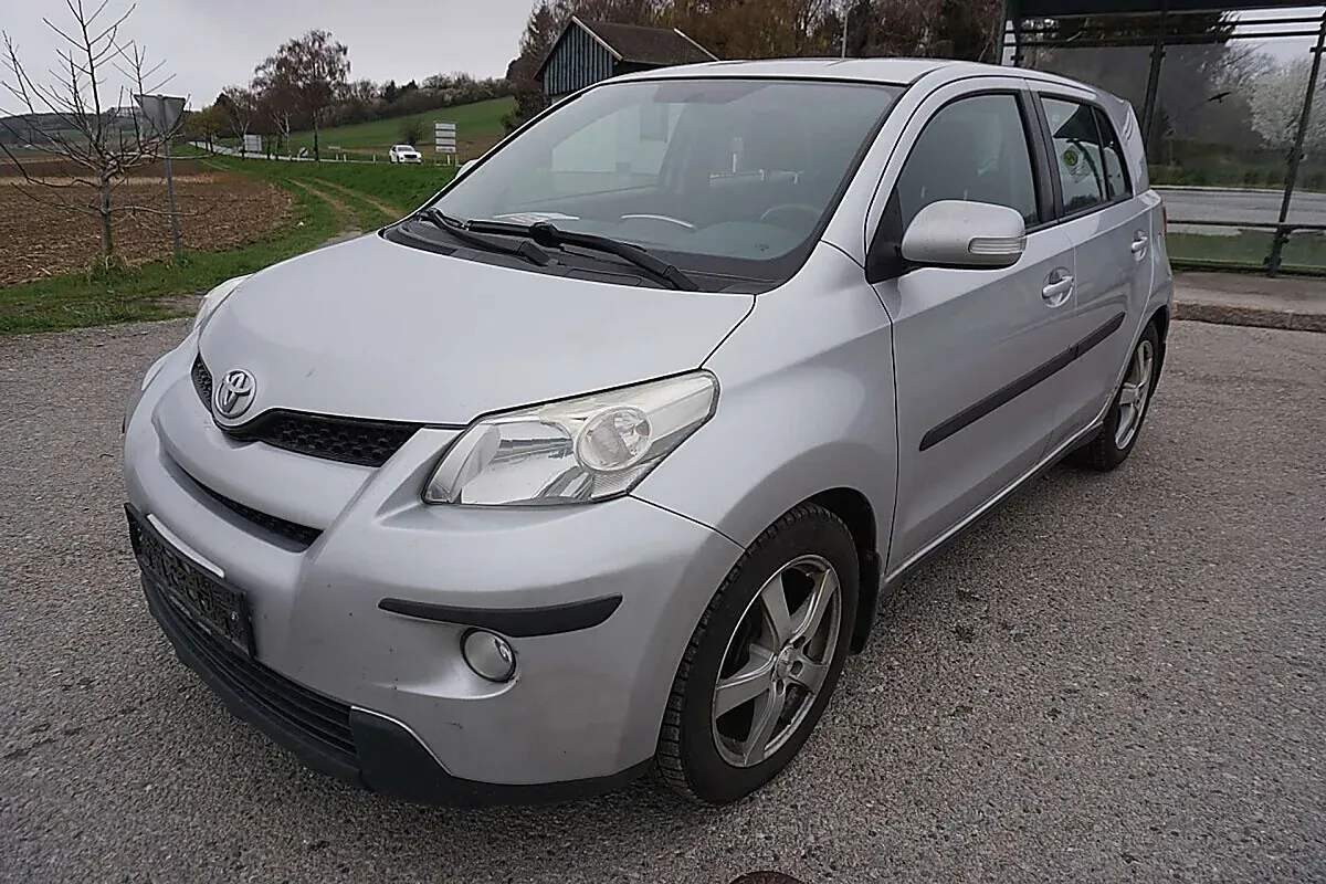Toyota Urban Cruiser 2009 photo 2