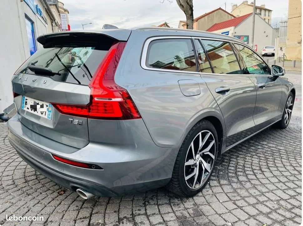 Volvo V60 2019 photo 2