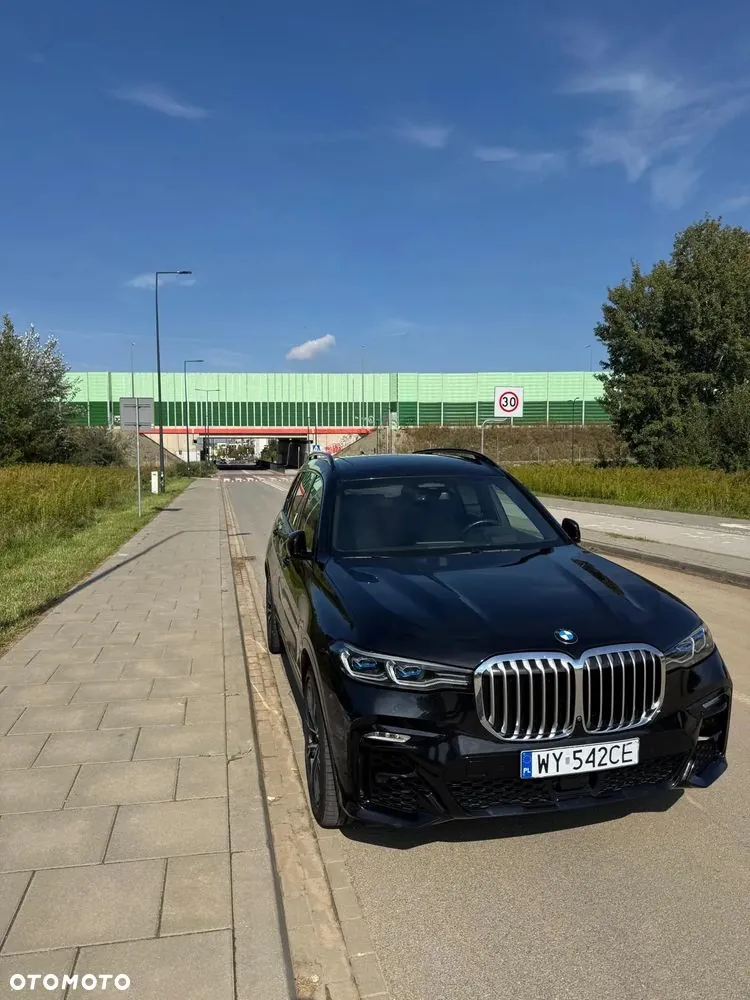 BMW X7 2021 photo 2