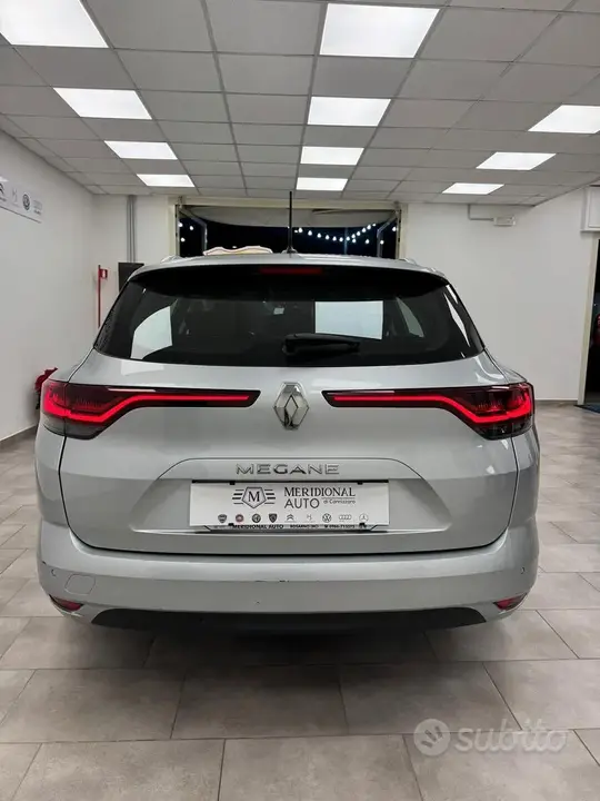 Renault Megane 2022 photo 3