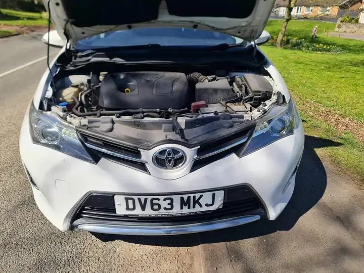 Toyota Auris 2013 photo 4