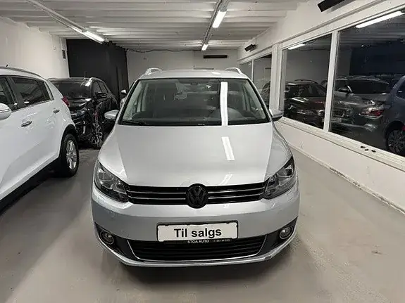 Volkswagen Touran 2012 photo 3
