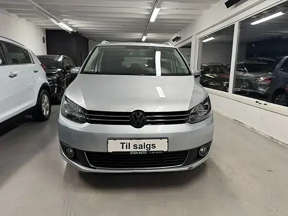 Volkswagen Touran 2012 photo 2