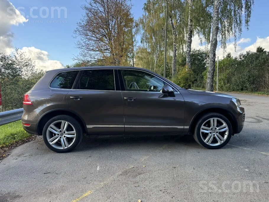 Volkswagen Touareg 2012 photo 2