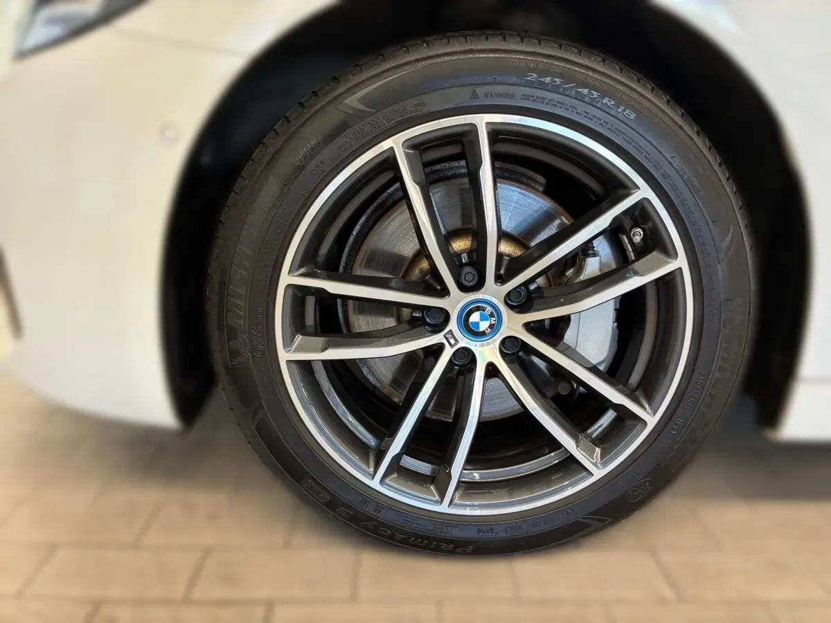 BMW 5 Series 2022 photo 3