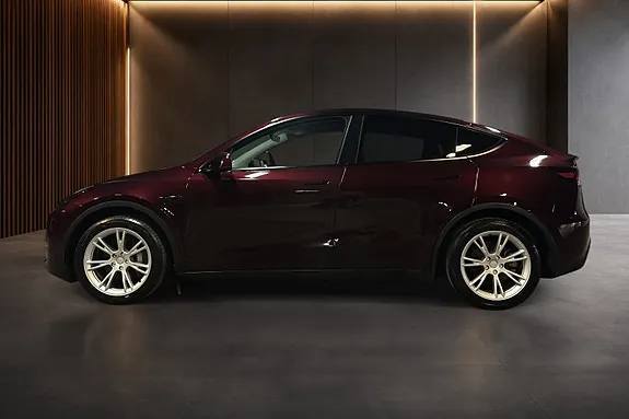 Tesla Model Y 2024 photo 2