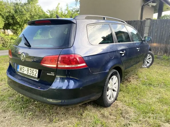 Volkswagen Passat 2011 photo 4
