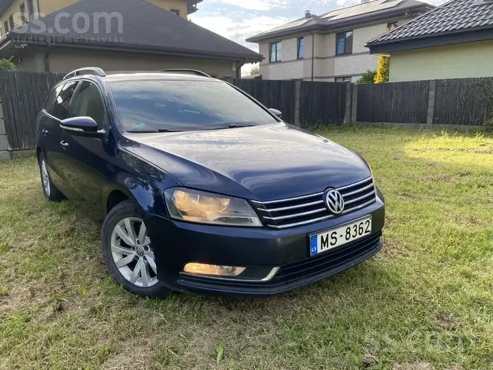 Volkswagen Passat 2011 photo 2