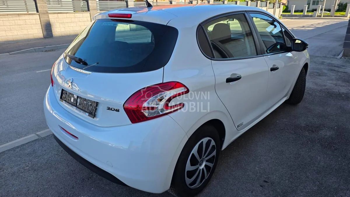 Peugeot 208 2013 photo 4