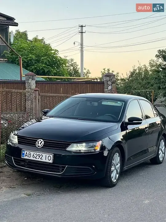 Volkswagen Jetta 2011 photo 2