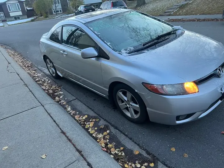 Honda Civic 2008 photo 2