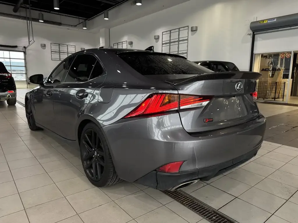Lexus Is 2017 photo 5
