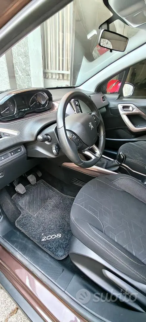 Peugeot 2008 2015 photo 4