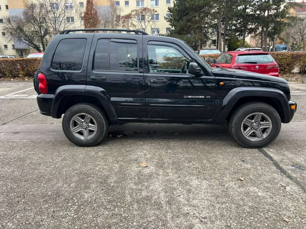 Jeep Cherokee 2003 photo 2