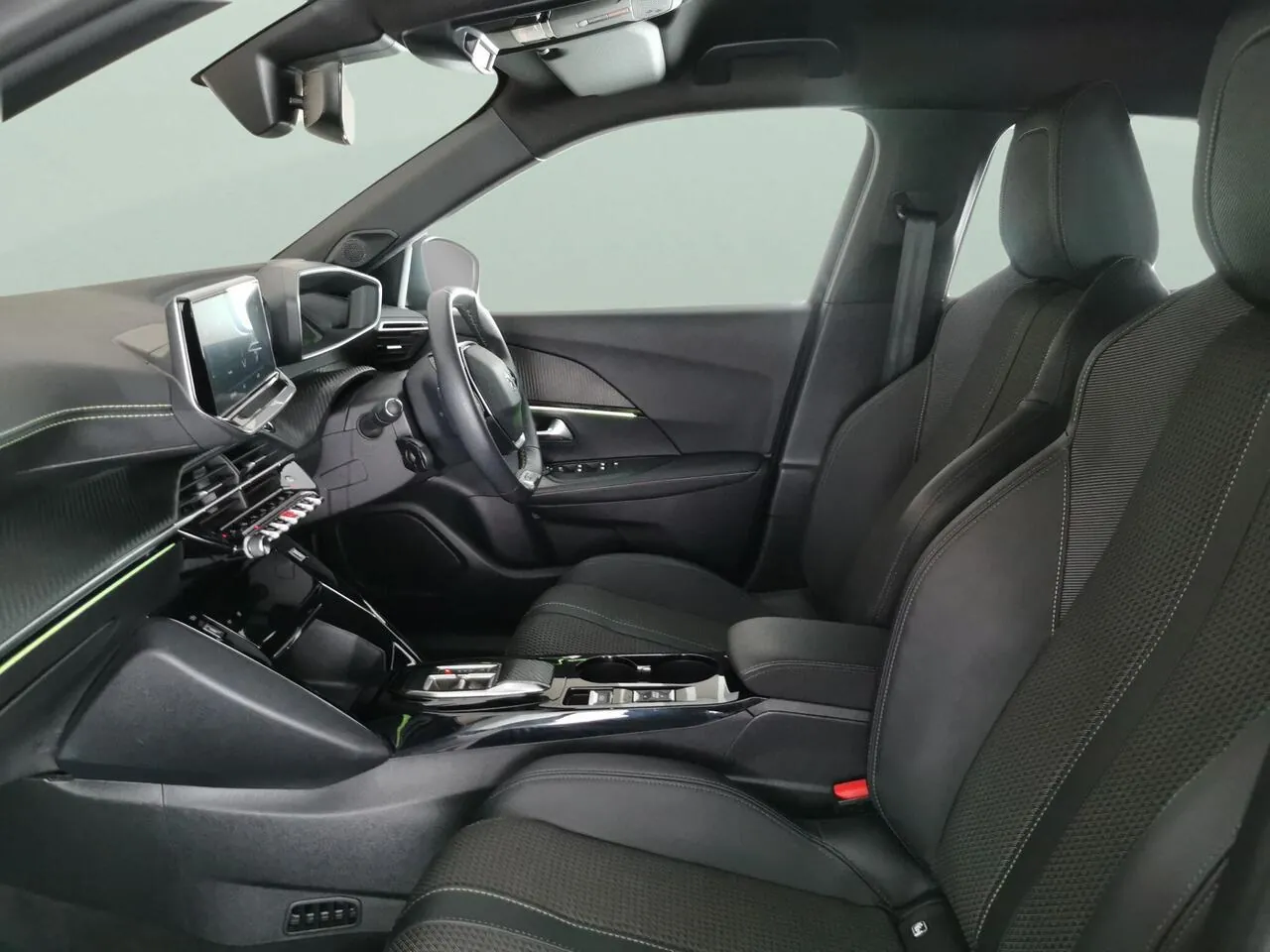 Peugeot E-2008 2023 photo 4