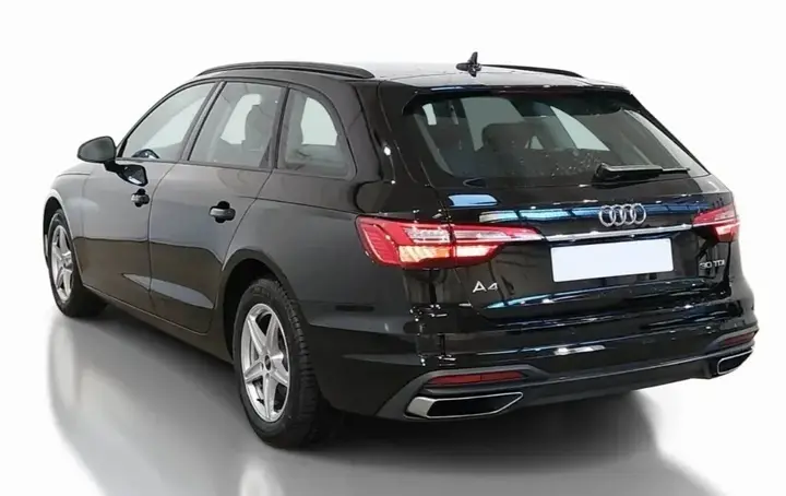 Audi A4 Avant 2023 photo 3