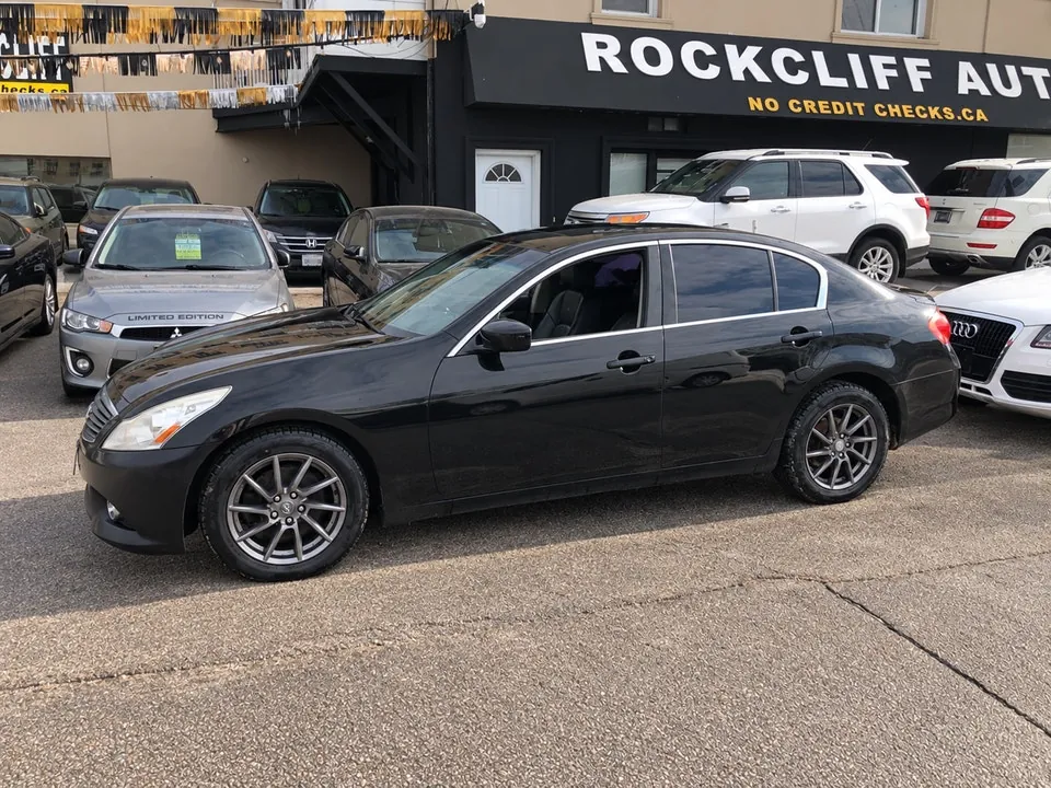 Infiniti G37X 2012 photo 2